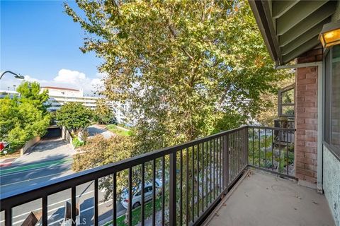 Tiny photo for 330 Cordova Street #301, Pasadena, CA 91101 (MLS # TR25243178)