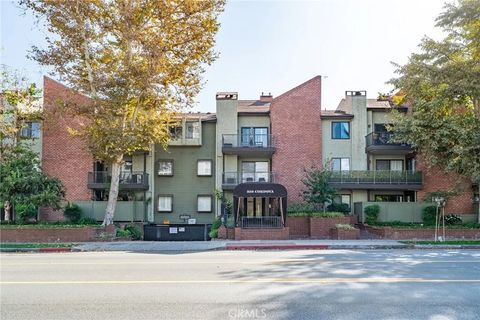 Tiny photo for 330 Cordova Street #301, Pasadena, CA 91101 (MLS # TR25243178)