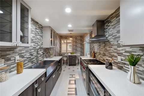 Tiny photo for 330 Cordova Street #301, Pasadena, CA 91101 (MLS # TR25243178)