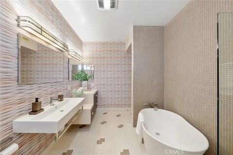 Tiny photo for 330 Cordova Street #301, Pasadena, CA 91101 (MLS # TR25243178)