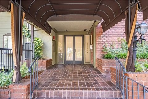 Tiny photo for 330 Cordova Street #301, Pasadena, CA 91101 (MLS # TR25243178)