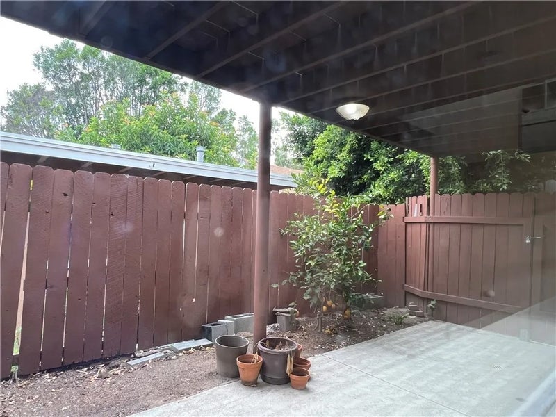 3107 Hollycrest