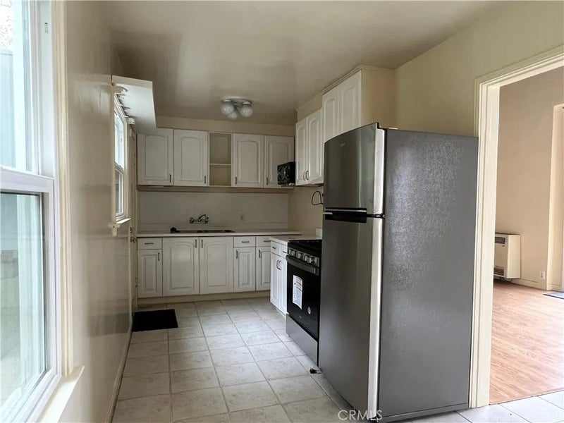 3107 Hollycrest