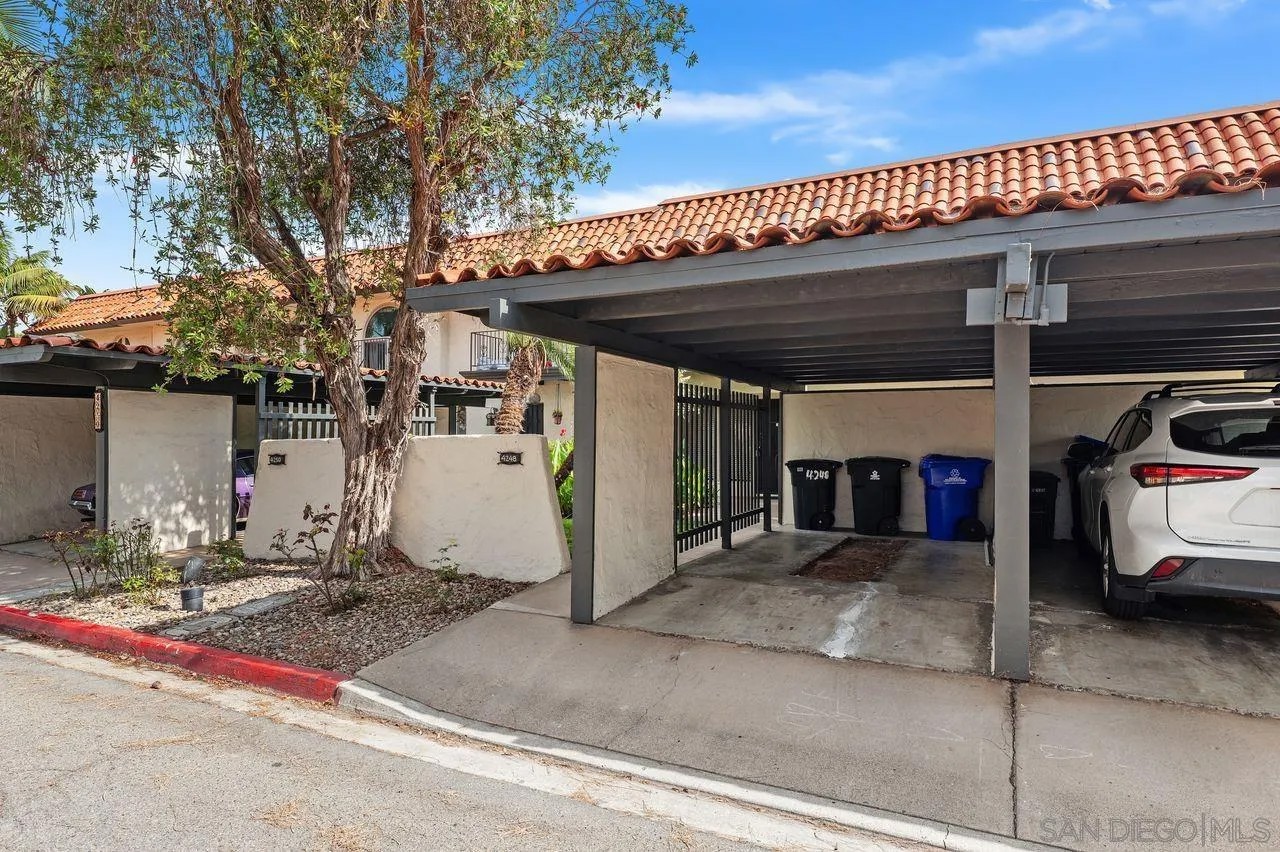 4248 Loma Riviera Ln