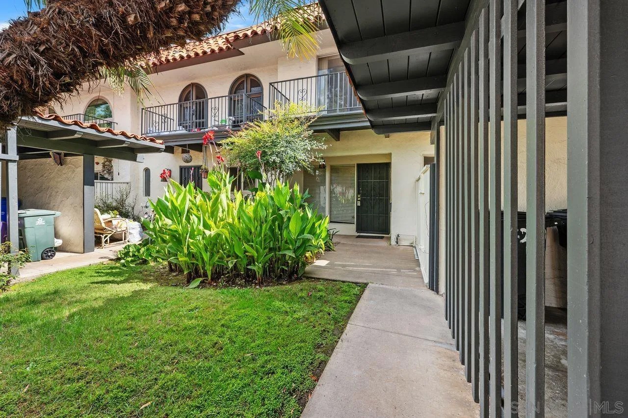 4248 Loma Riviera Ln