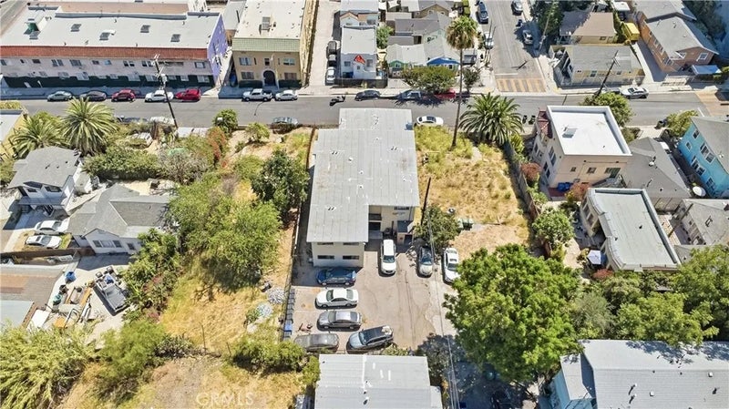 1217 W W Court