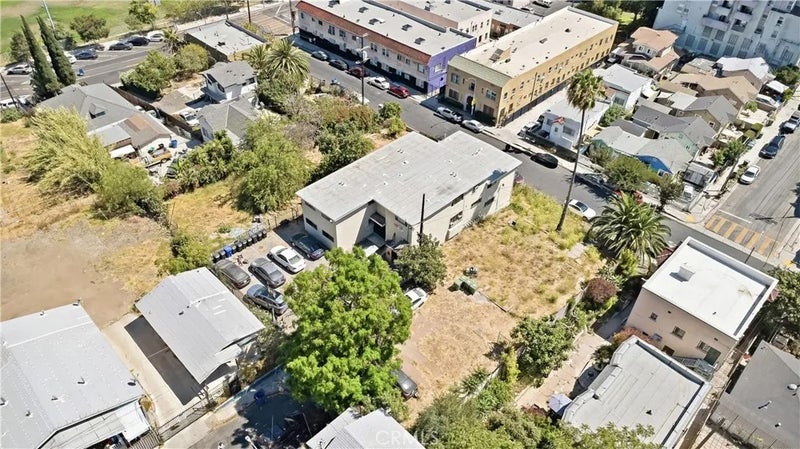 1217 W W Court
