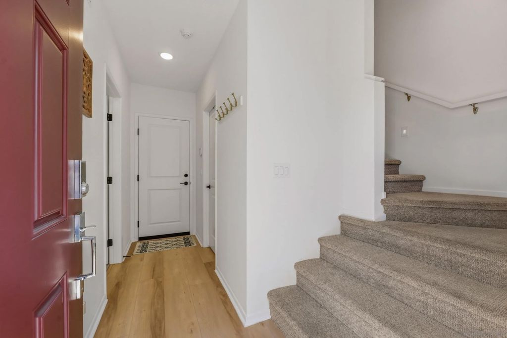 Photo of 433 Jupiter Gln, Escondido, CA 92025 (MLS # 260006431)