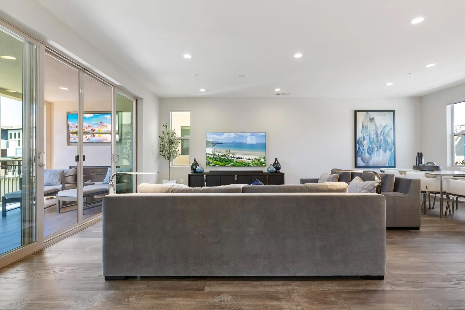16240 Camden Cir