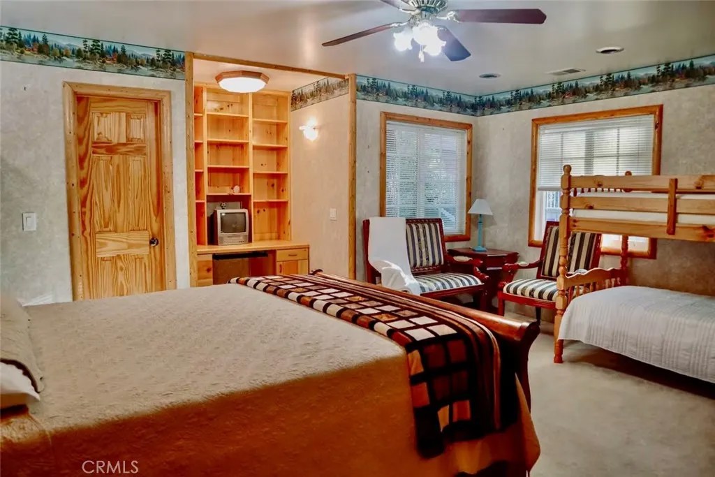 336 W Sherwood