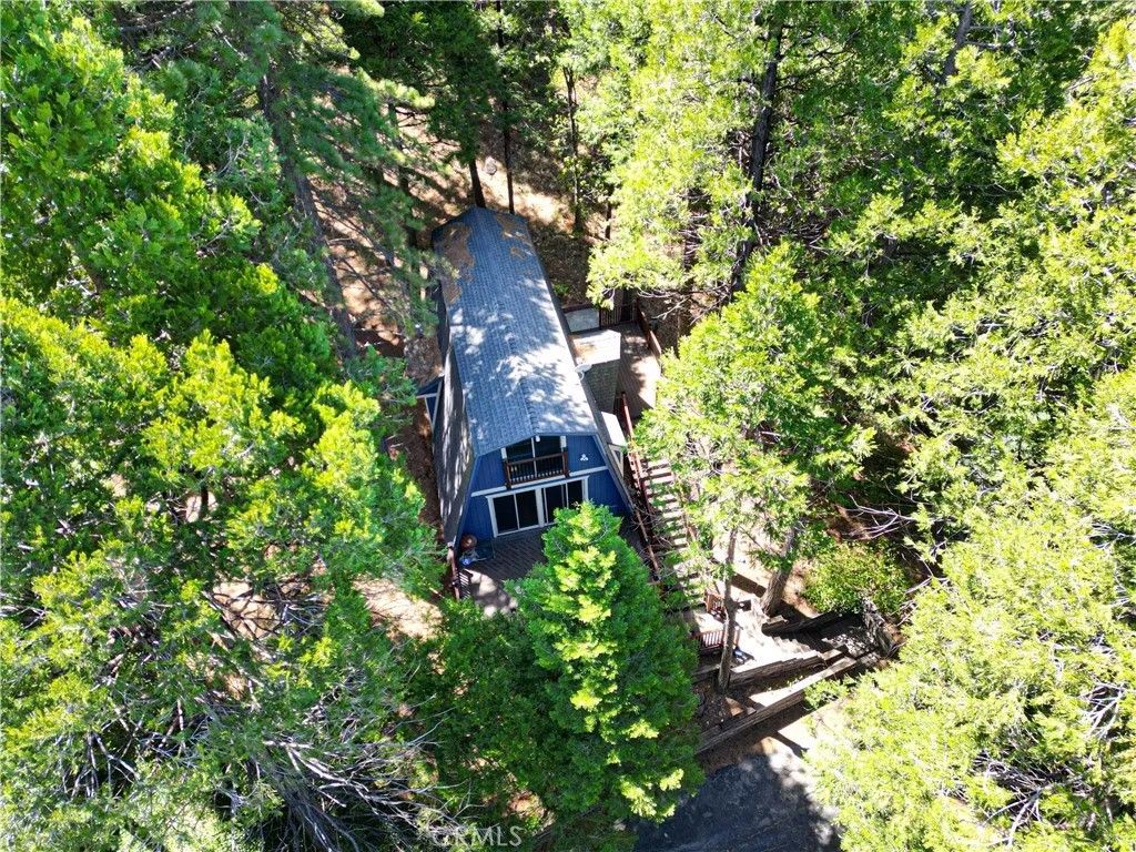 Photo of 24091 Lakeview Dr, Crestline, CA 92325 (MLS # IG26093053)