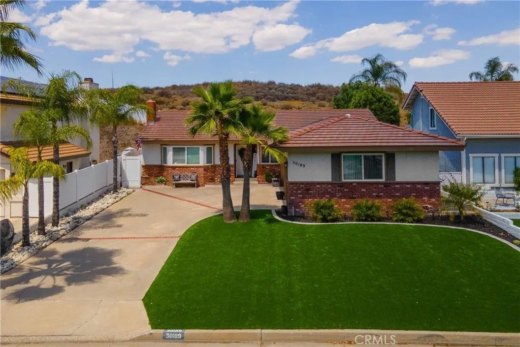 Photo of 30189 Longhorn Drive, Canyon Lake, CA 92587 (MLS # SW26089474)
