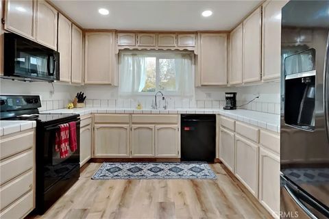 Tiny photo for 1947 Shadow Park Dr, Turlock, CA 95380 (MLS # MC25275042)