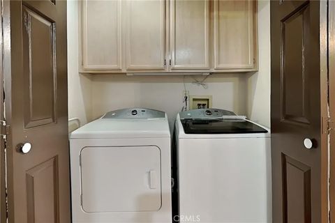 Tiny photo for 1947 Shadow Park Dr, Turlock, CA 95380 (MLS # MC25275042)