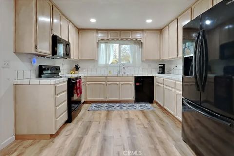 Tiny photo for 1947 Shadow Park Dr, Turlock, CA 95380 (MLS # MC25275042)