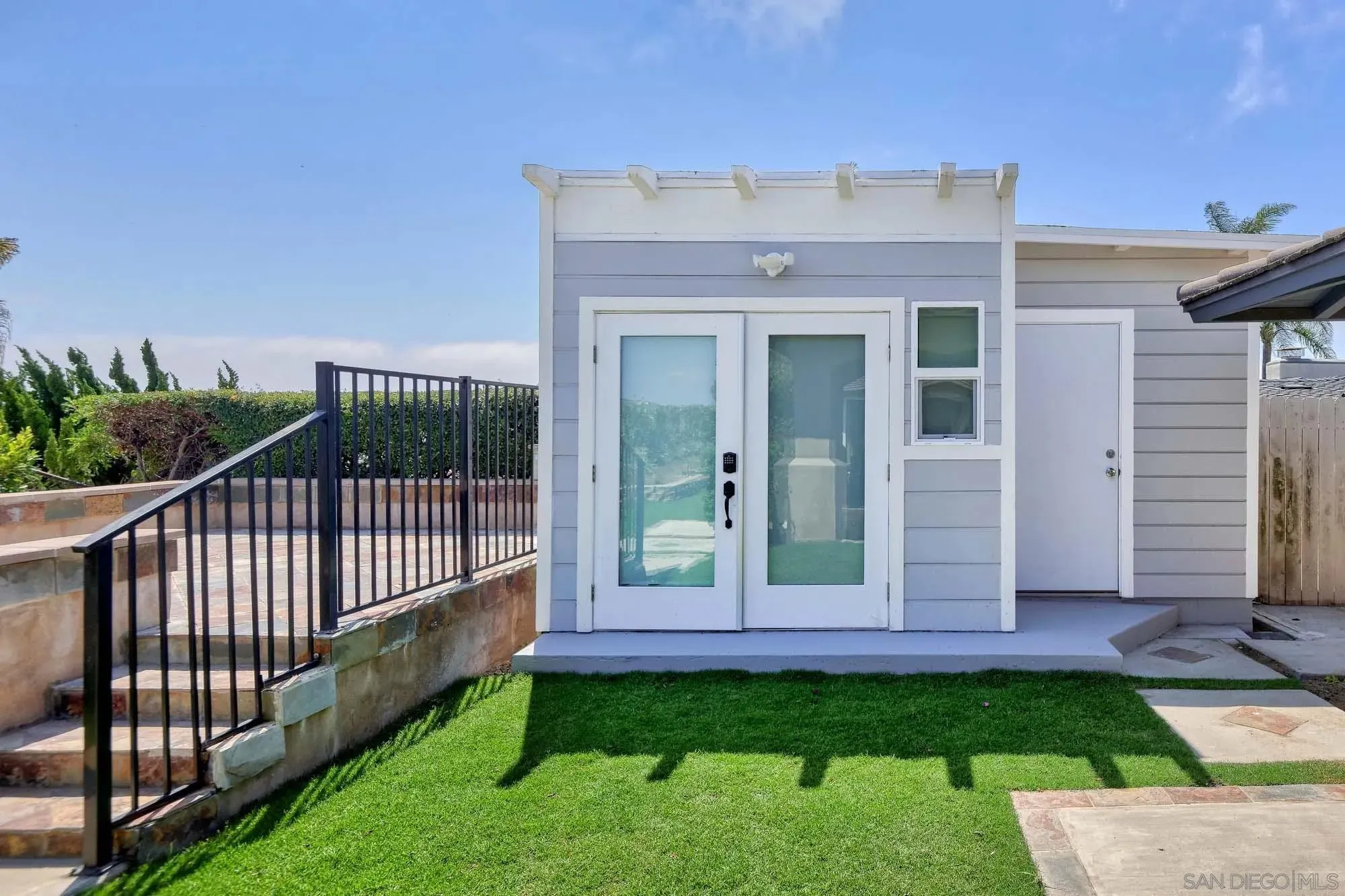 La Jolla, California 92037, United States, 3 Bedrooms Bedrooms, ,3 BathroomsBathrooms,Residential,Active,193653