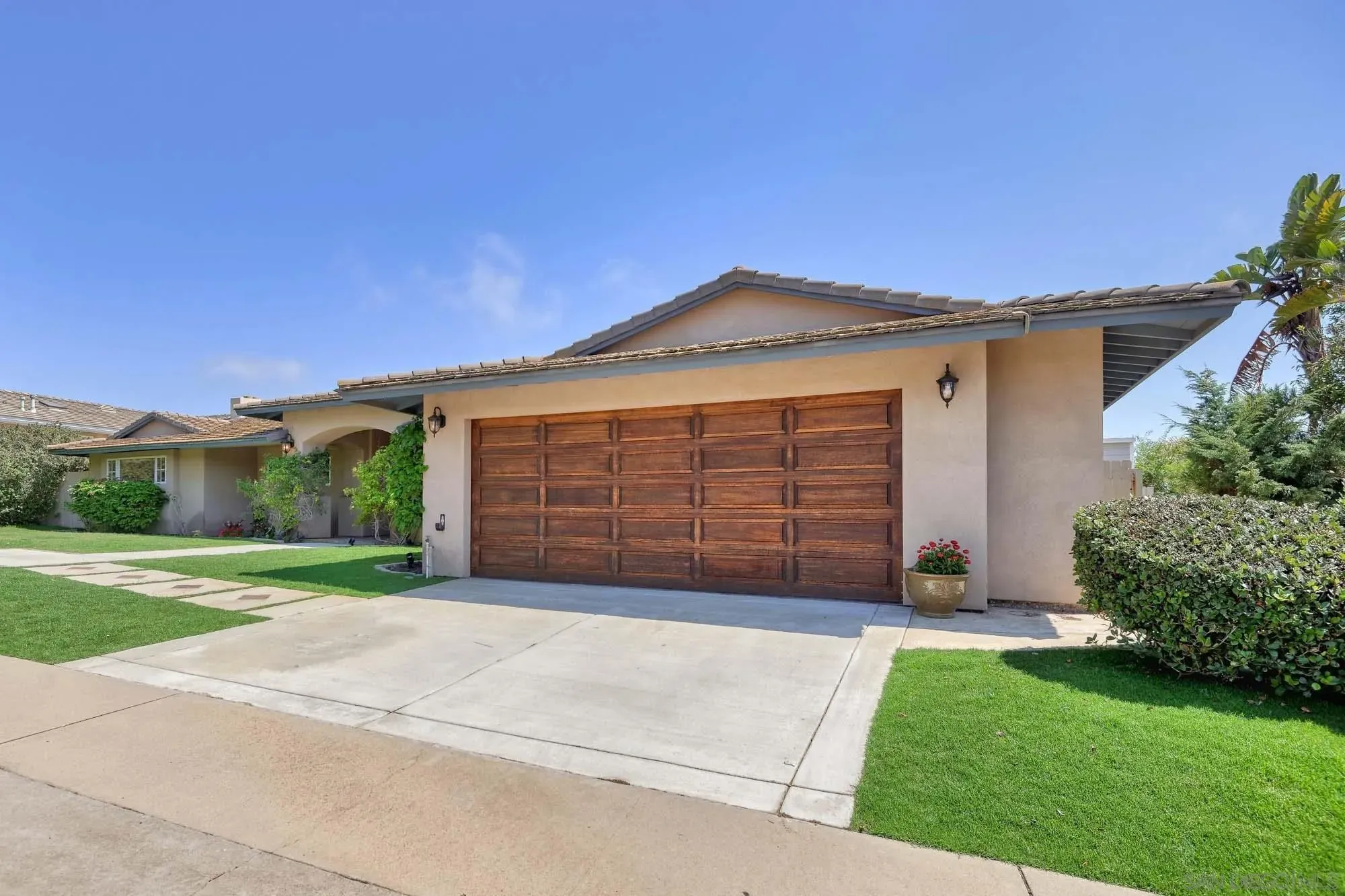 La Jolla, California 92037, United States, 3 Bedrooms Bedrooms, ,3 BathroomsBathrooms,Residential,Active,193653