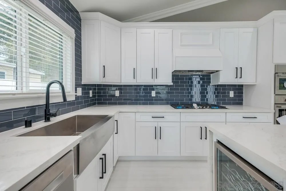 2476/2478 Coolidge Ave