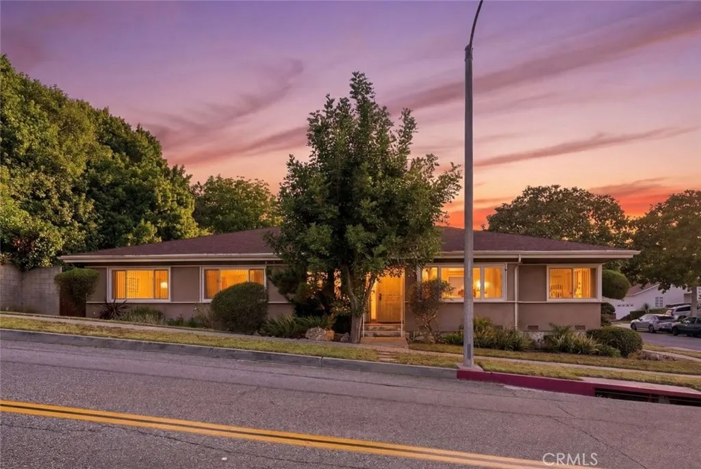 4715 Presidio