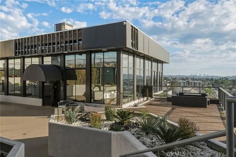 Tiny photo for 345 Pioneer Drive #501, Glendale, CA 91203 (MLS # SR25245436)