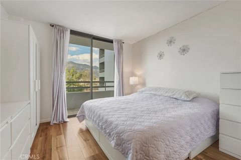 Tiny photo for 345 Pioneer Drive #501, Glendale, CA 91203 (MLS # SR25245436)