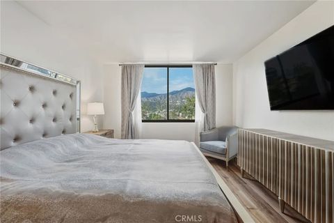 Tiny photo for 345 Pioneer Drive #501, Glendale, CA 91203 (MLS # SR25245436)