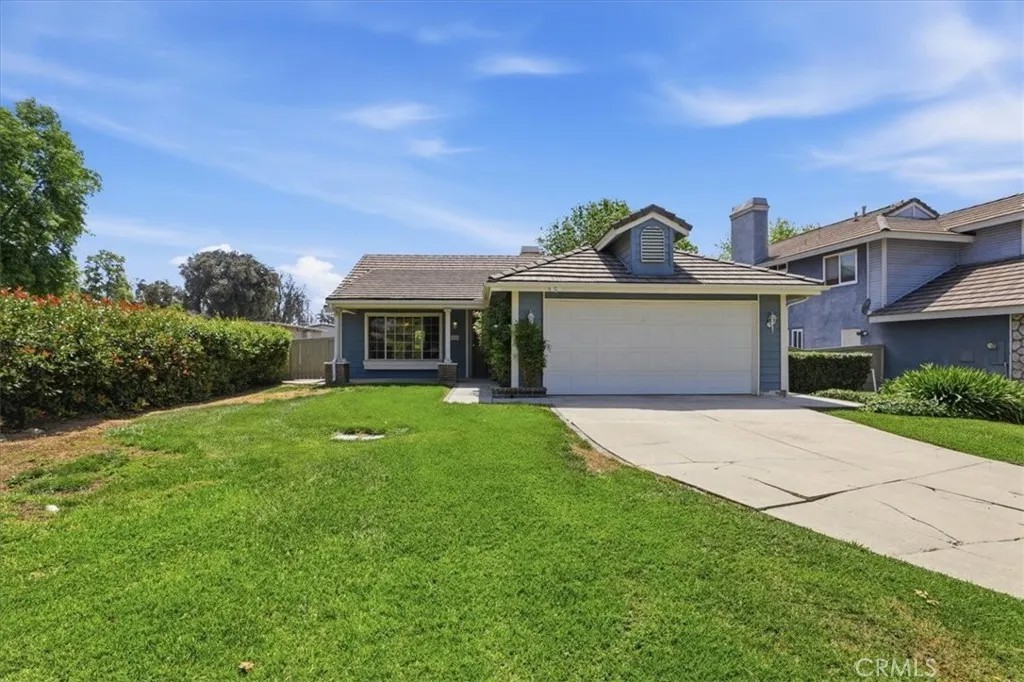 1742 Cambridge Circle