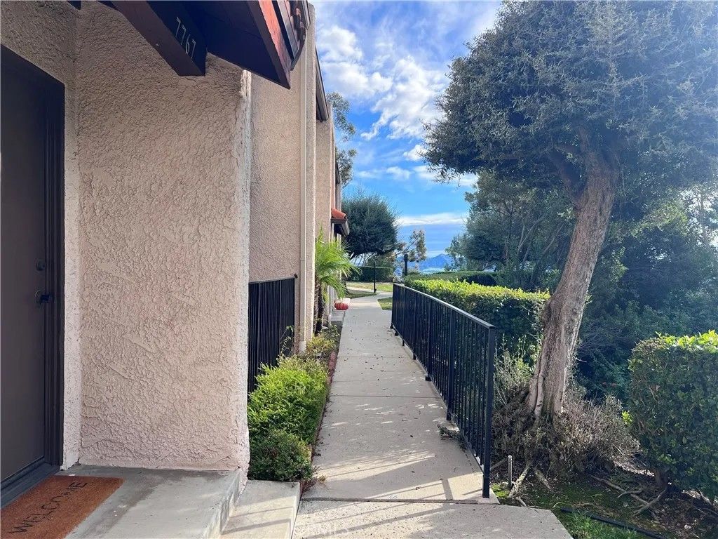 Photo of 7767 Via Rosa Maria, Burbank, CA 91504 (MLS # GD25264939)