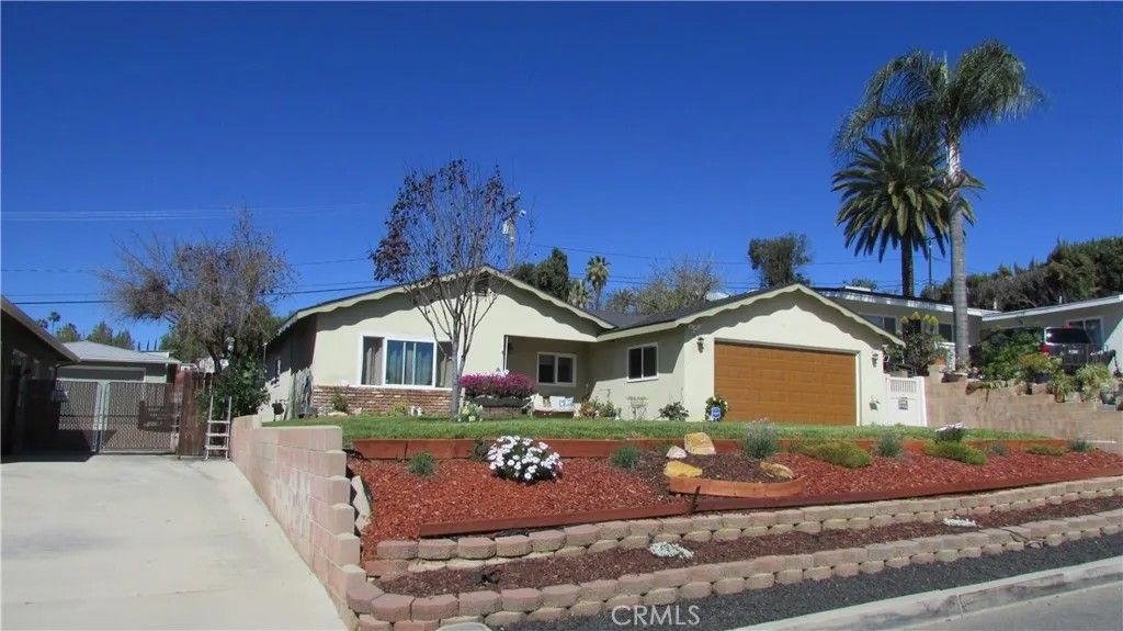 Photo of 31388 Sierra Linda Street, Yucaipa, CA 92399 (MLS # IG26039327)