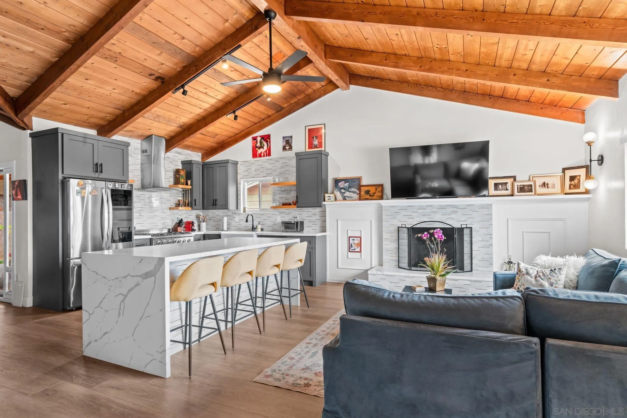 5209 Foothill Blvd