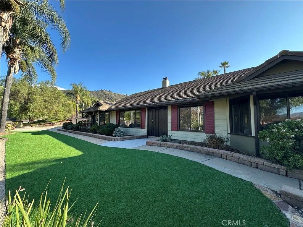 Photo of 605 Cox Rd, San Marcos, CA 92069 (MLS # WS26053882)