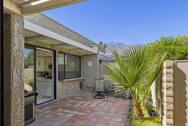 1715 E El Alameda