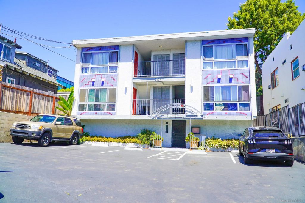Photo of 2127 Front St, San Diego, CA 92101 (MLS # 260013953)