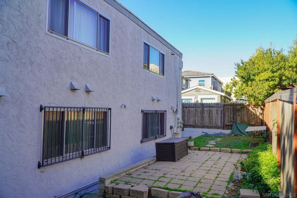 Photo of 2127 Front St, San Diego, CA 92101 (MLS # 260013953)