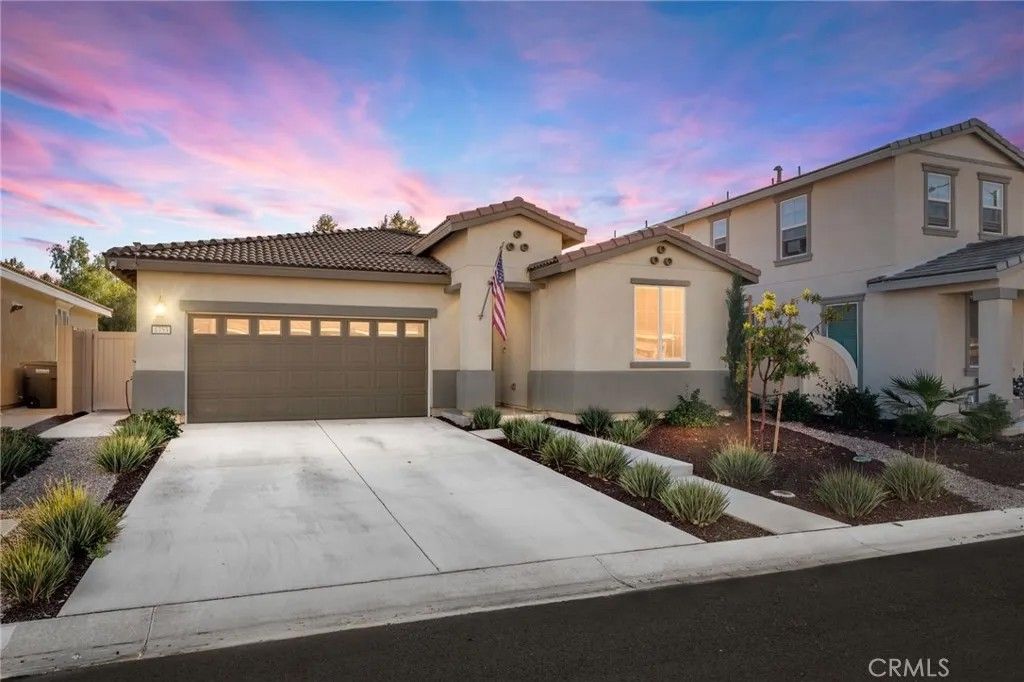 Photo of 1753 Plume Ln, San Jacinto, CA 92583 (MLS # CV25260557)