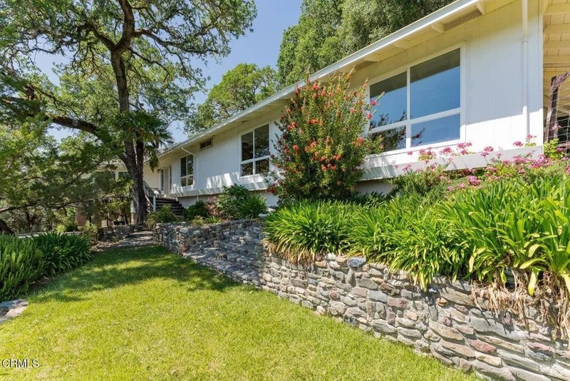 925 Knob Hill Road
