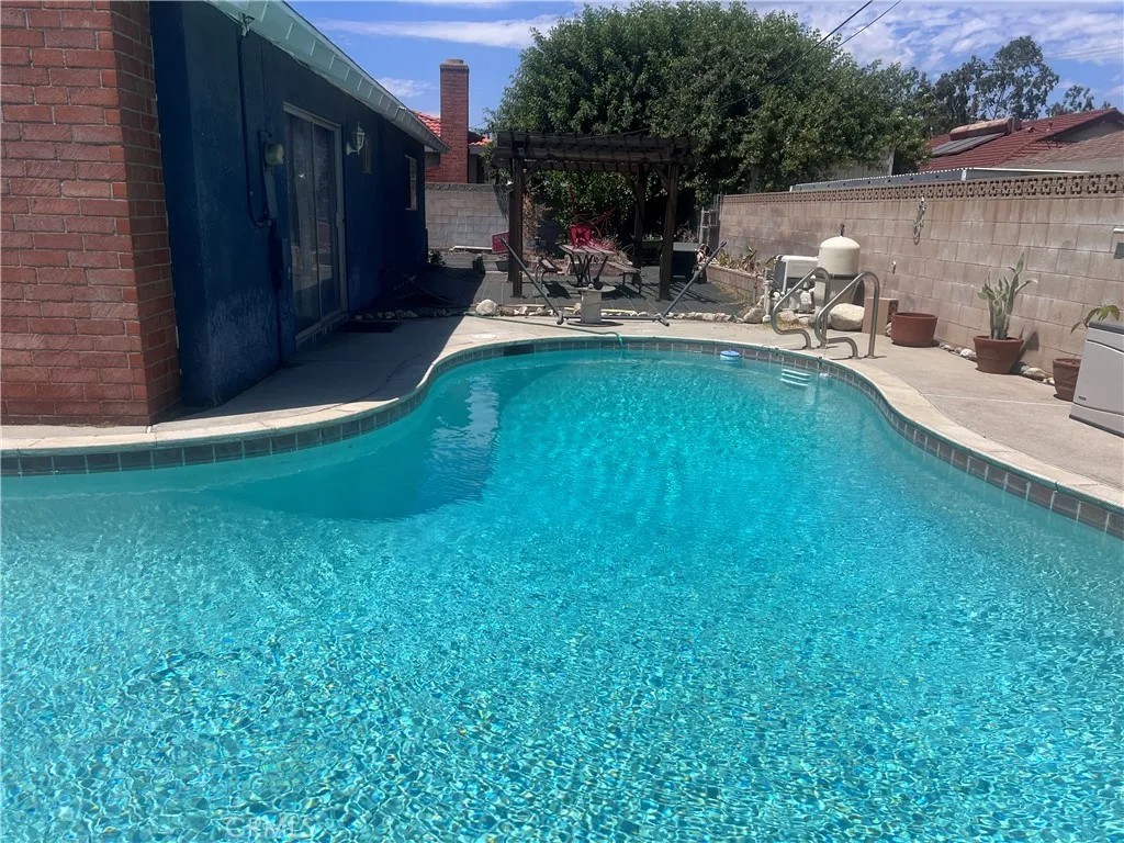 543 N Pampas