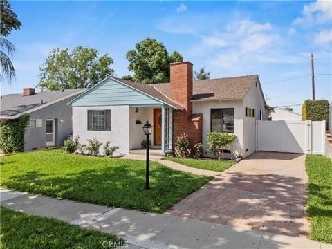 Photo of 2905 North Myers Street, Burbank, CA 91504 (MLS # BB26057452)