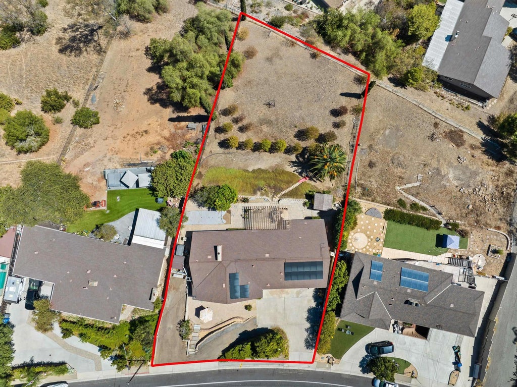 Photo of 777 Hacienda Dr, El Cajon, CA 92020 (MLS # 260022971)
