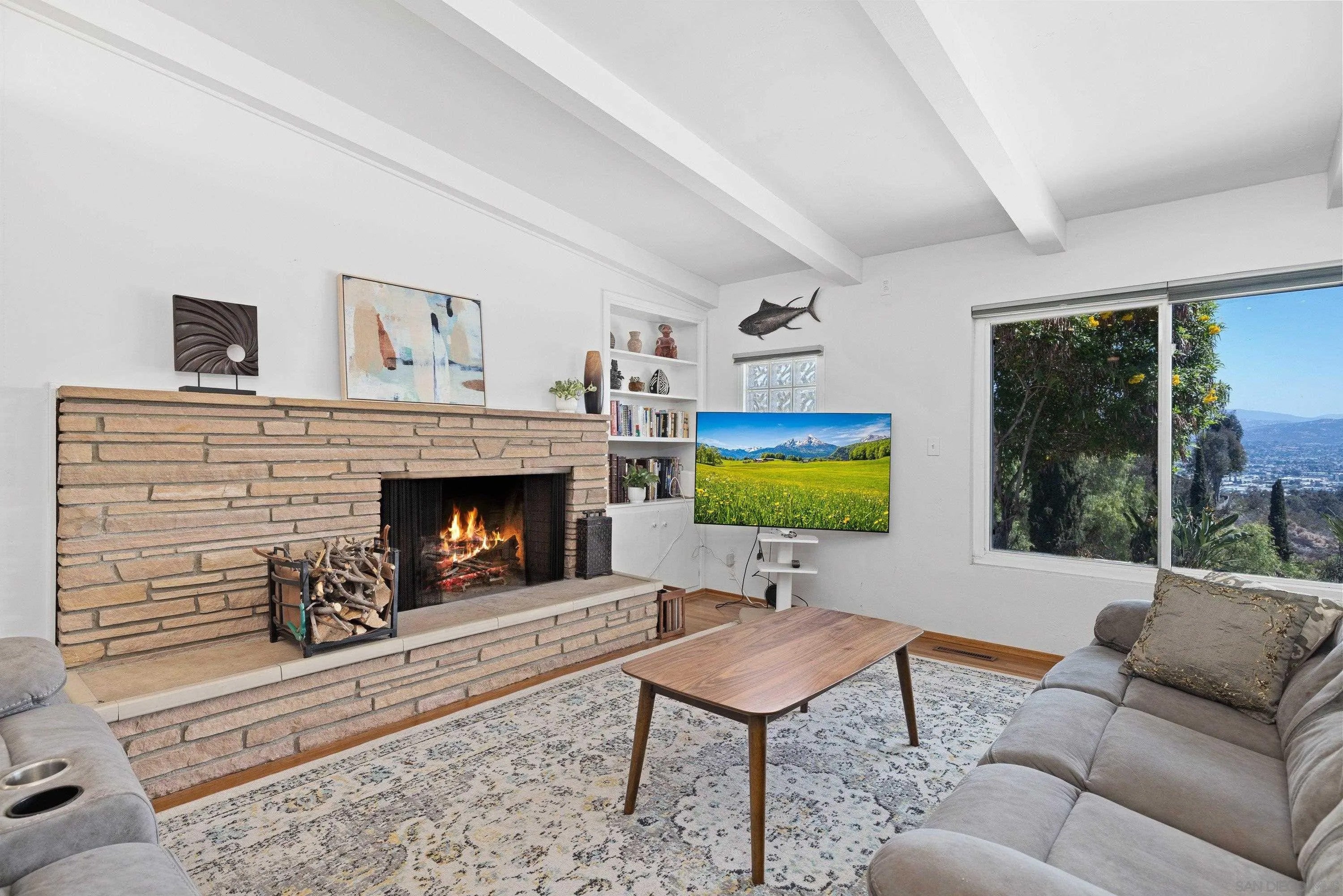777 Hacienda Dr
