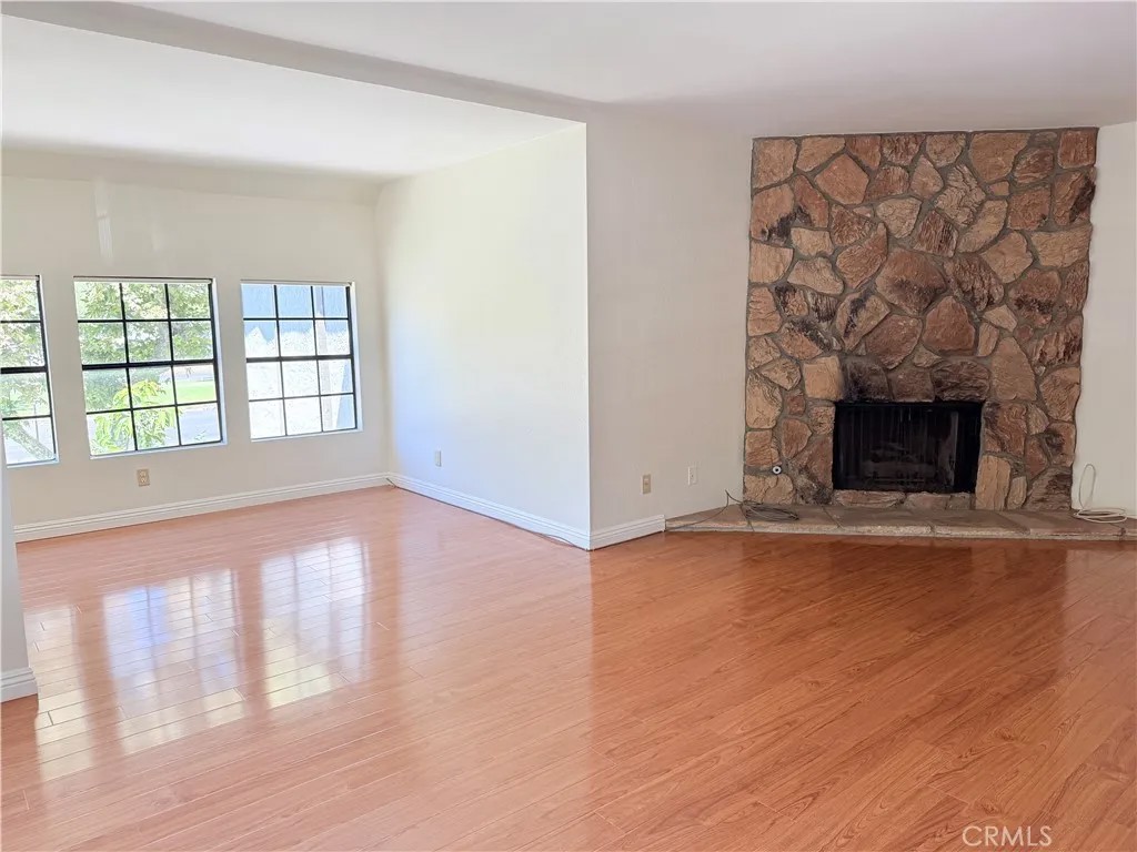 105 E Rosewood Court 5