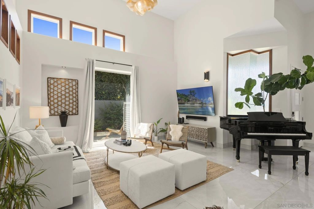 Photo of 7911 El Paseo Grande, La Jolla, CA 92037 (MLS # 260003747)