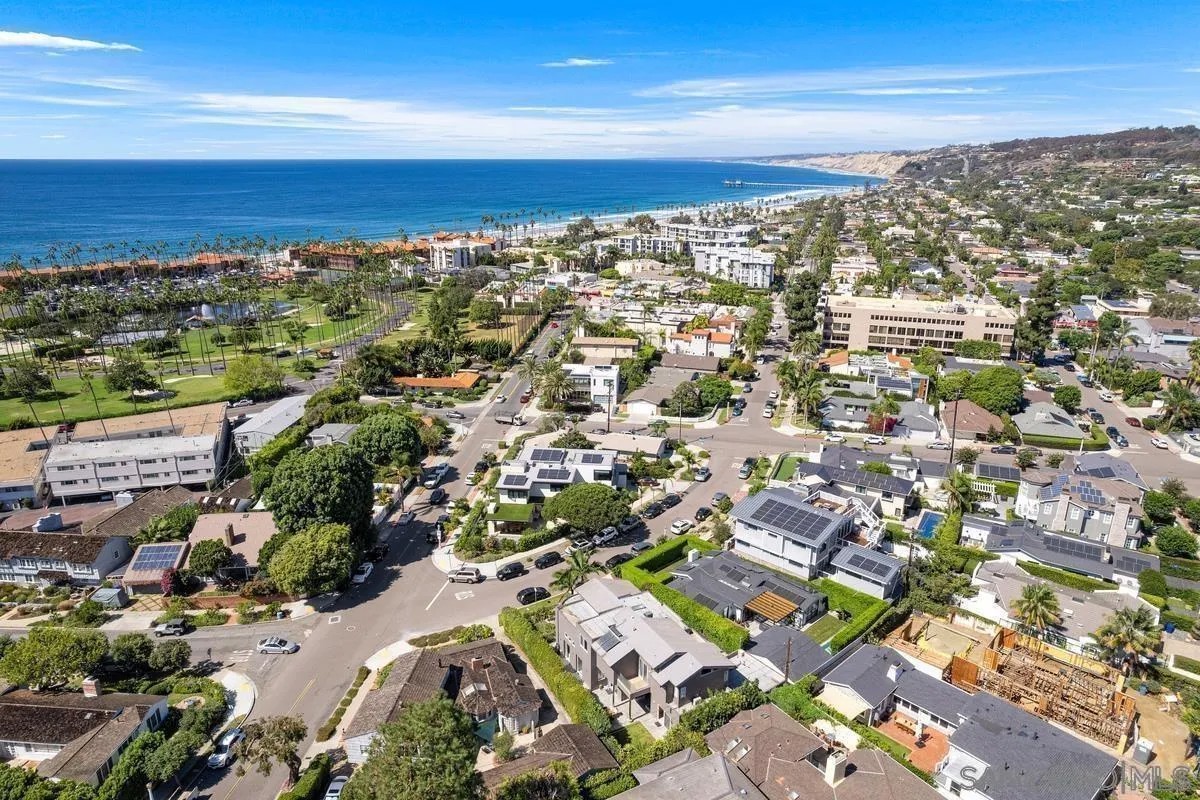 7911 El Paseo Grande