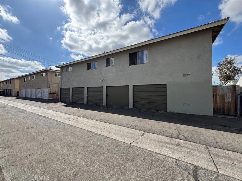 3227 W Cabot Drive