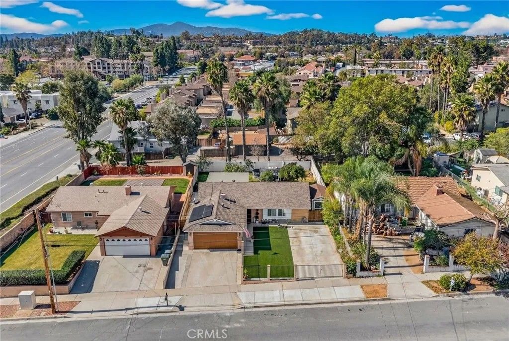 Photo of 1313 Taft Street, Escondido, CA 92026 (MLS # SW26029565)