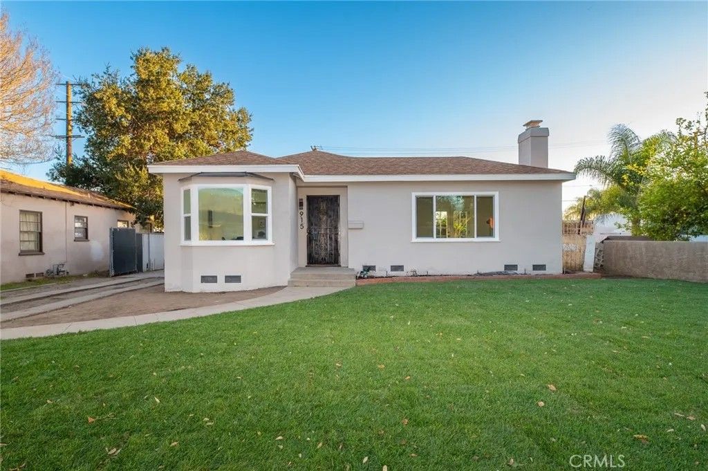 Photo of 915 W 23rd Street, San Bernardino, CA 92405 (MLS # CV26027433)