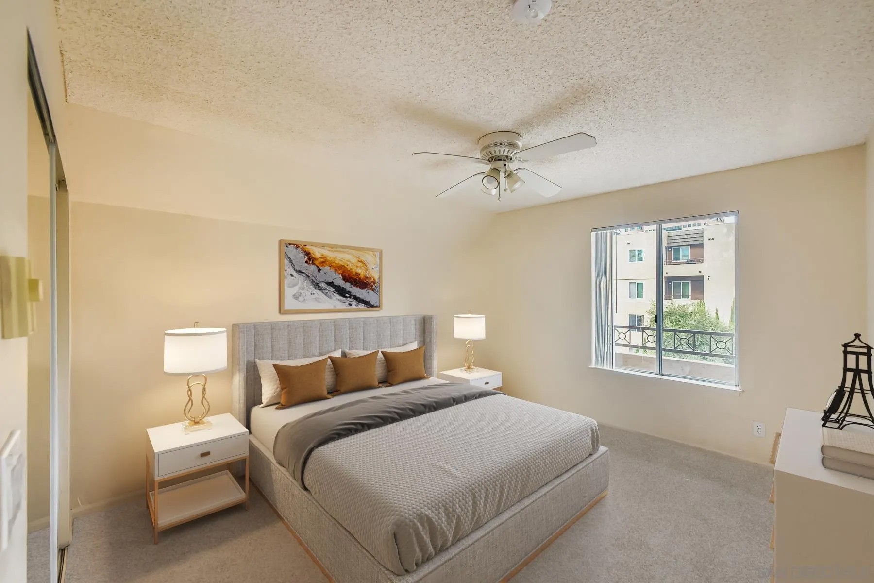 8889 Caminito Plaza Centro 7327