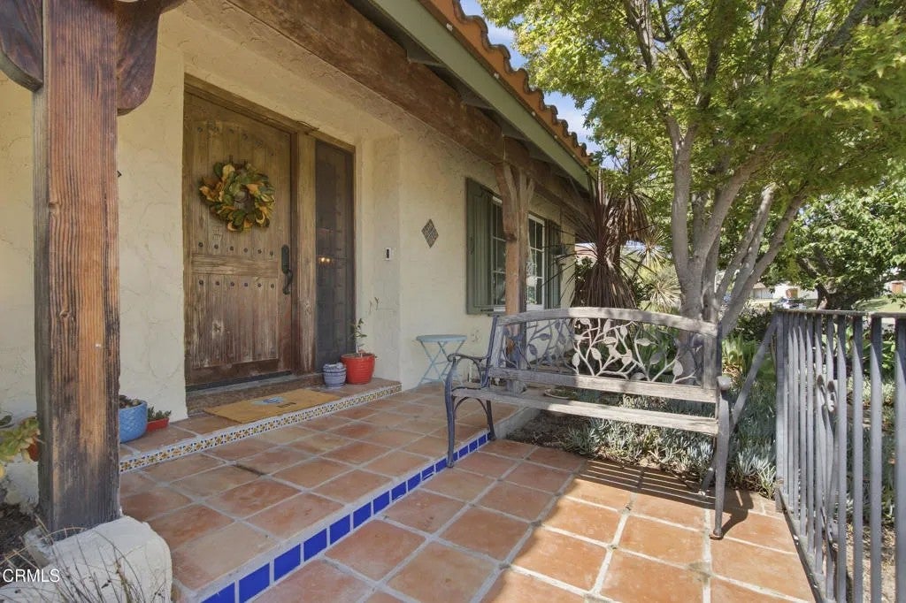 1467 Calle La Cumbre