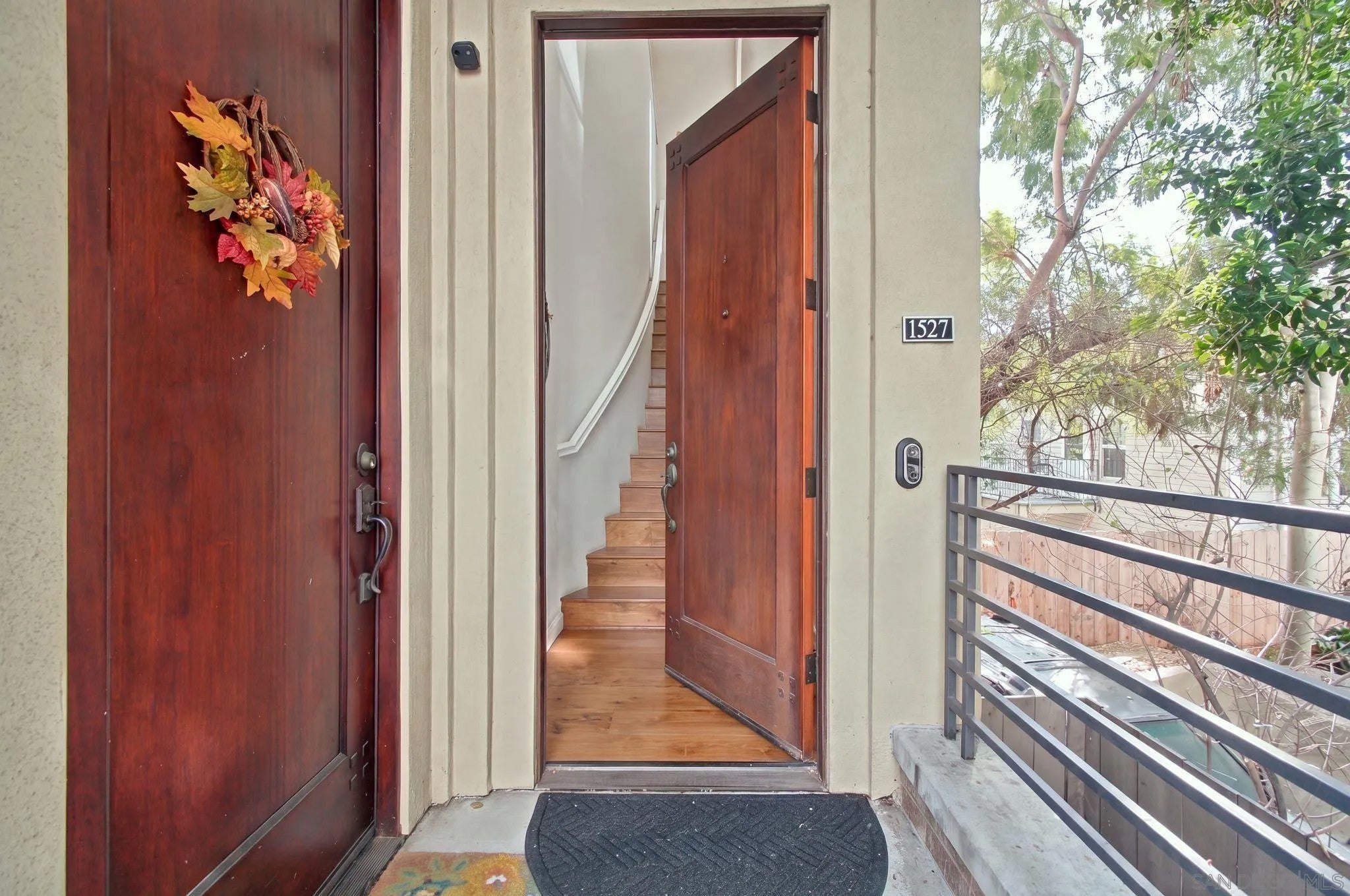1527 9th Ave
