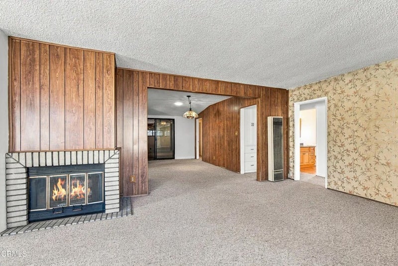 332 W Fernfield Drive